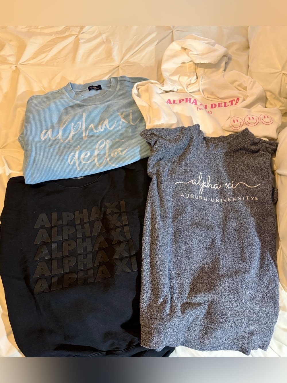 AxiD Women’s sweatshirt Bundle